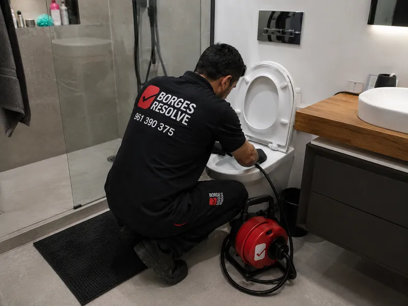Limpeza de drenos e desentupimentos profissional